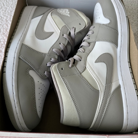 Nike Men's Air Jordan 1 Mid Linen Sneakers size 10.5 - Picture 7 of 11